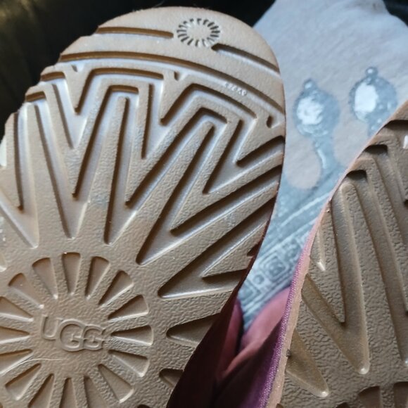 *Rare* UGG Women's Classic Short II Metallic Boots - Picture 2 of 14